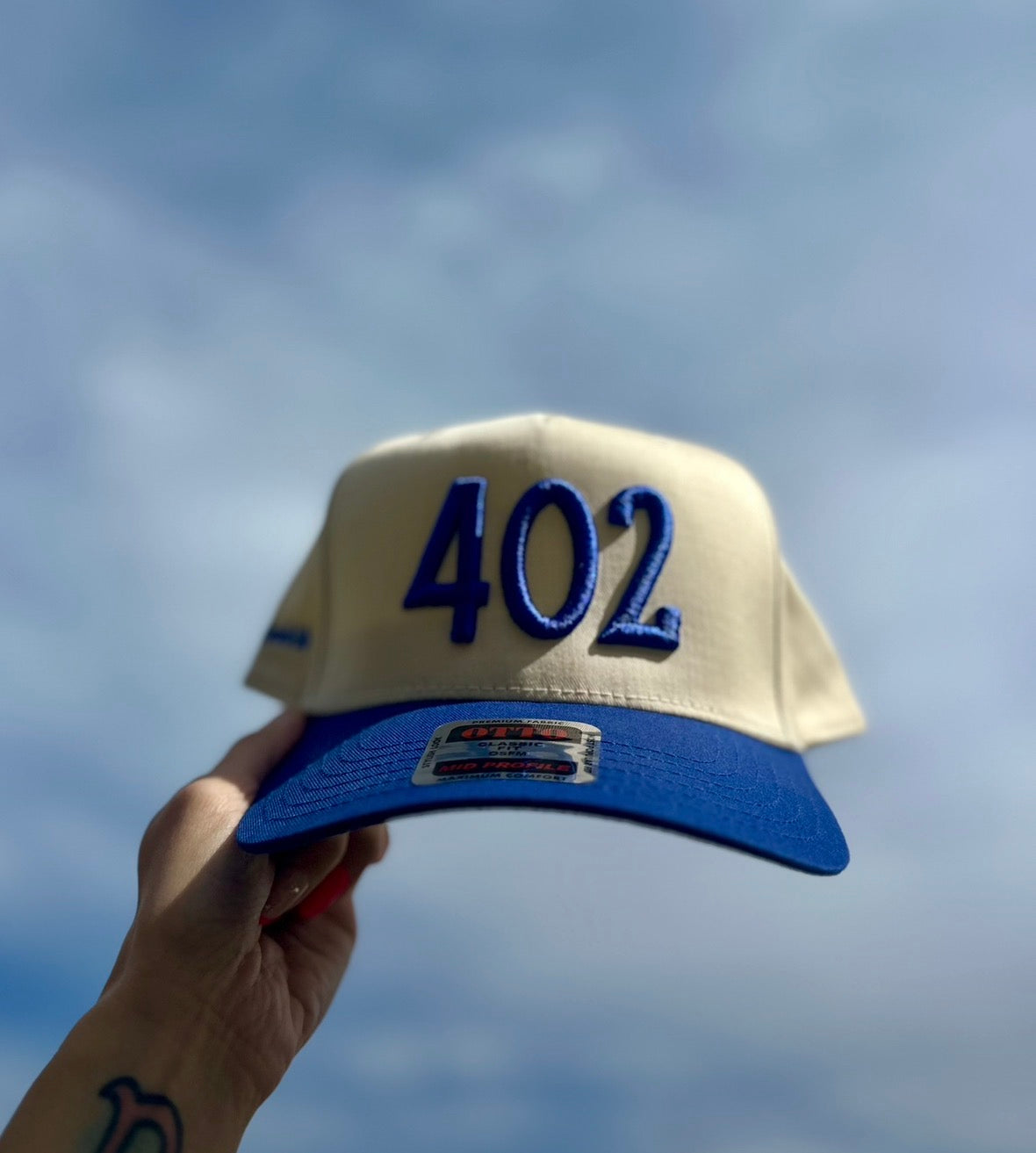 402| Royal | Cream